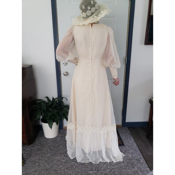 70s/80s Prairie Wedding Dress and Hat - Picture 3 of 12